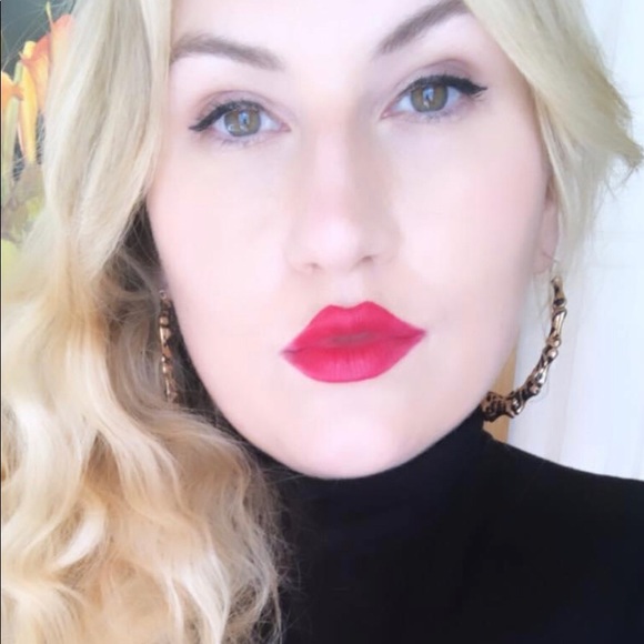 Meet your Posher, Sheena - Picture 1 of 1